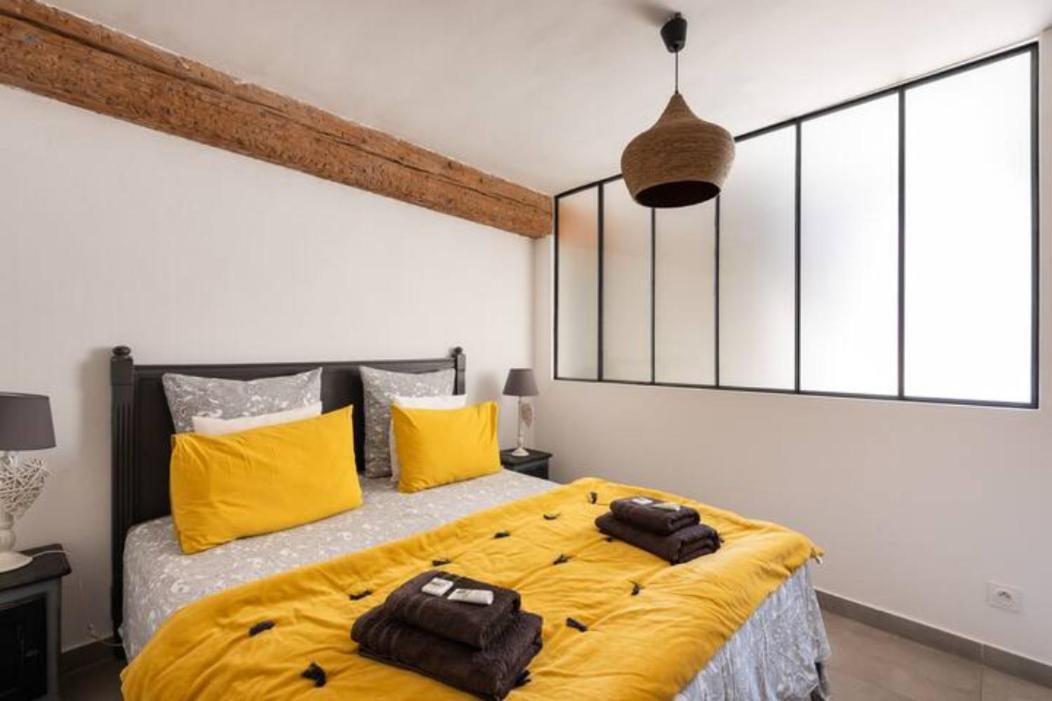 La Tour 1 Appartement Au Coeur Du Centre Ville LʼIsle-sur-la-Sorgue Dış mekan fotoğraf