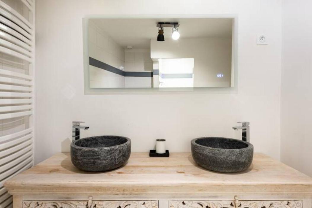 La Tour 1 Appartement Au Coeur Du Centre Ville LʼIsle-sur-la-Sorgue Dış mekan fotoğraf