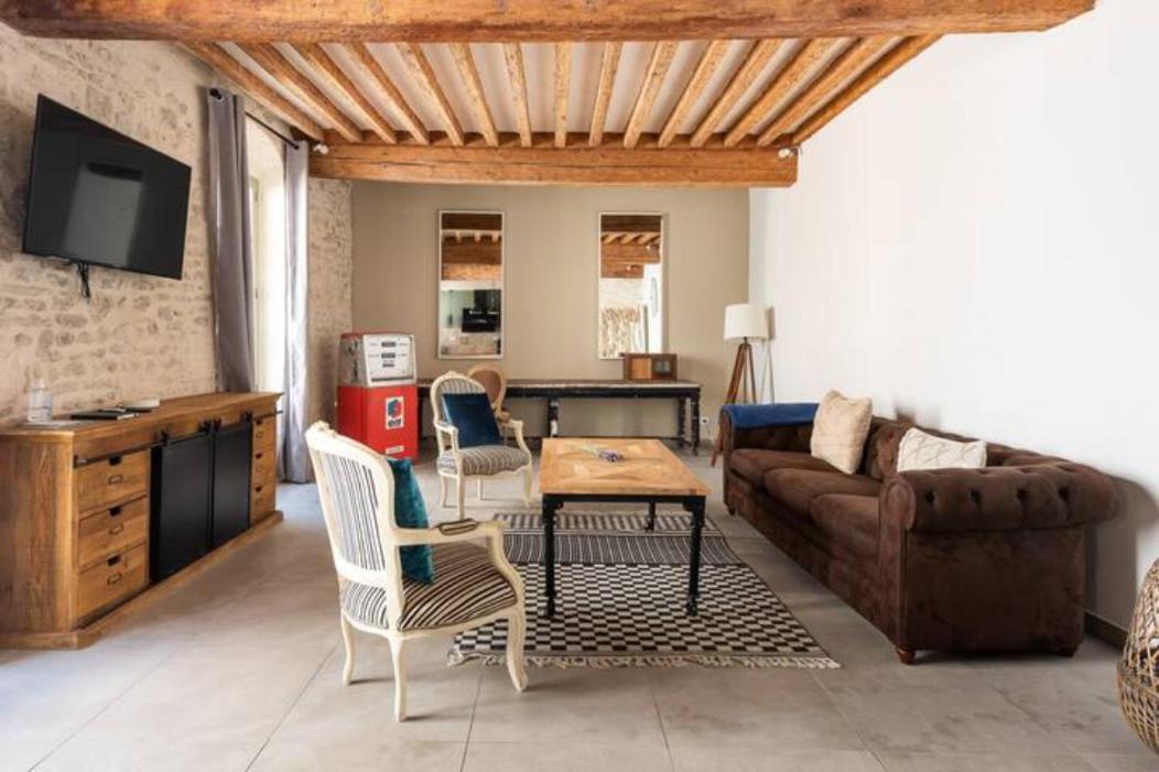 La Tour 1 Appartement Au Coeur Du Centre Ville LʼIsle-sur-la-Sorgue Dış mekan fotoğraf